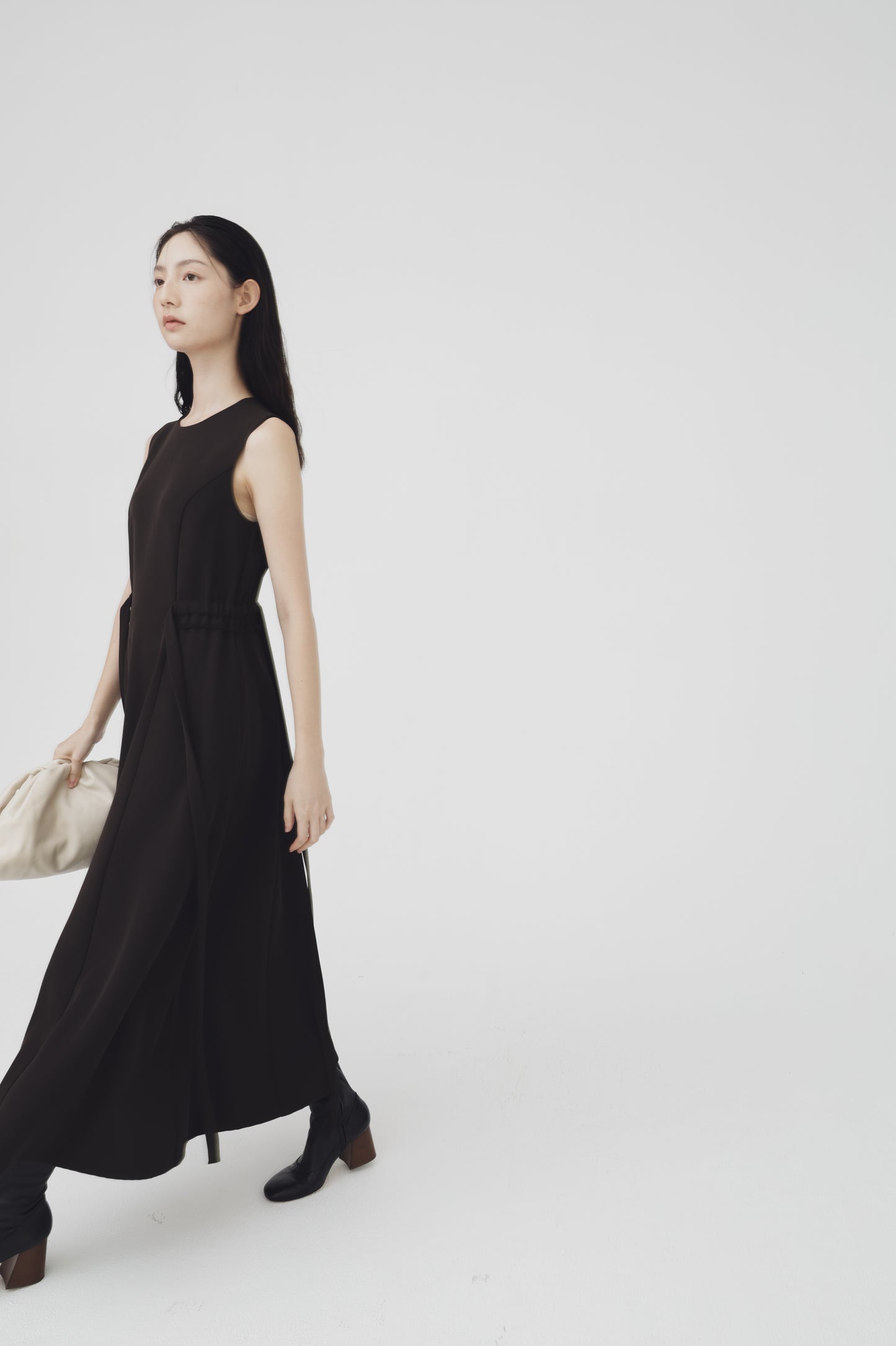 Andrea 吊帶連身裙