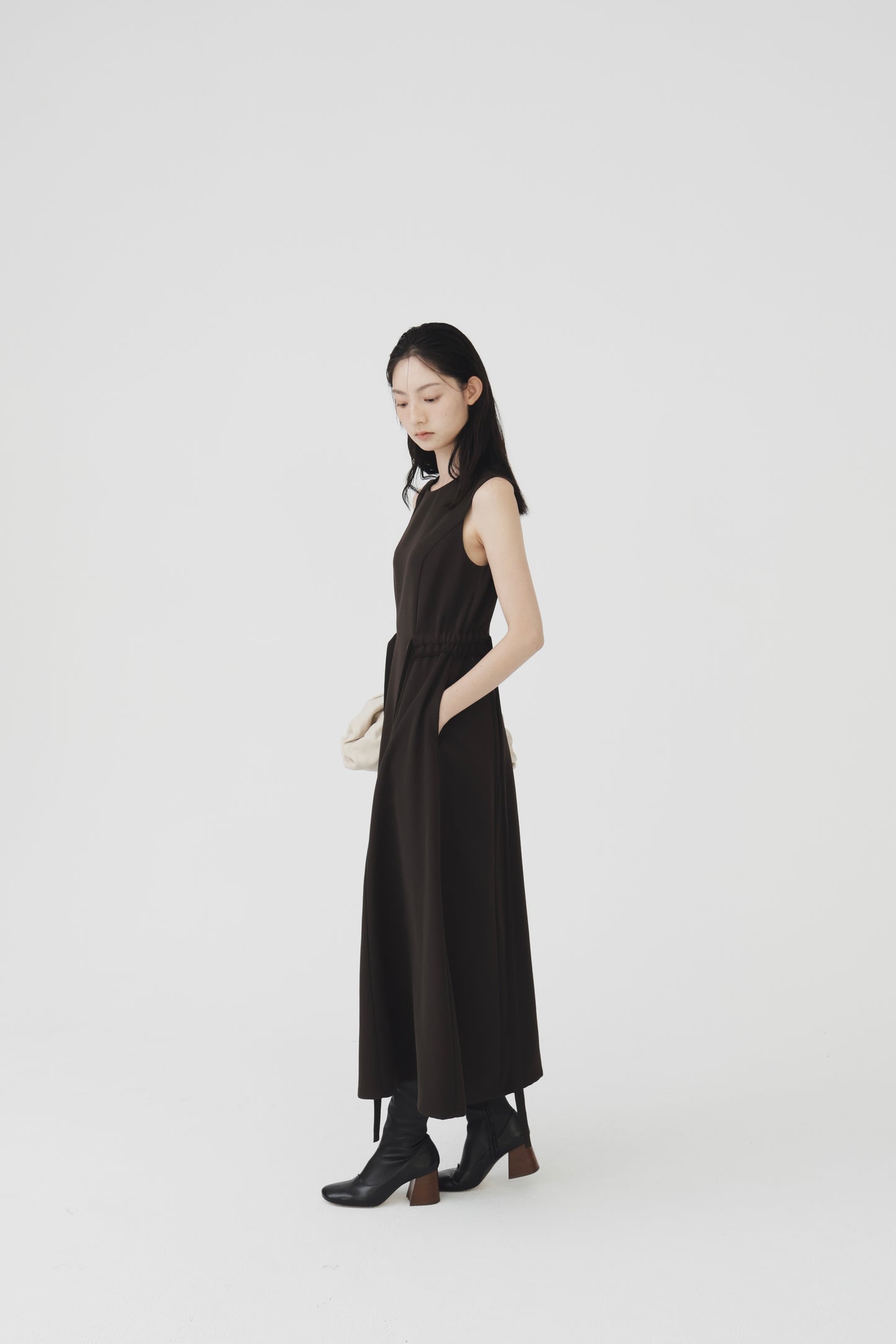 Andrea 吊帶連身裙