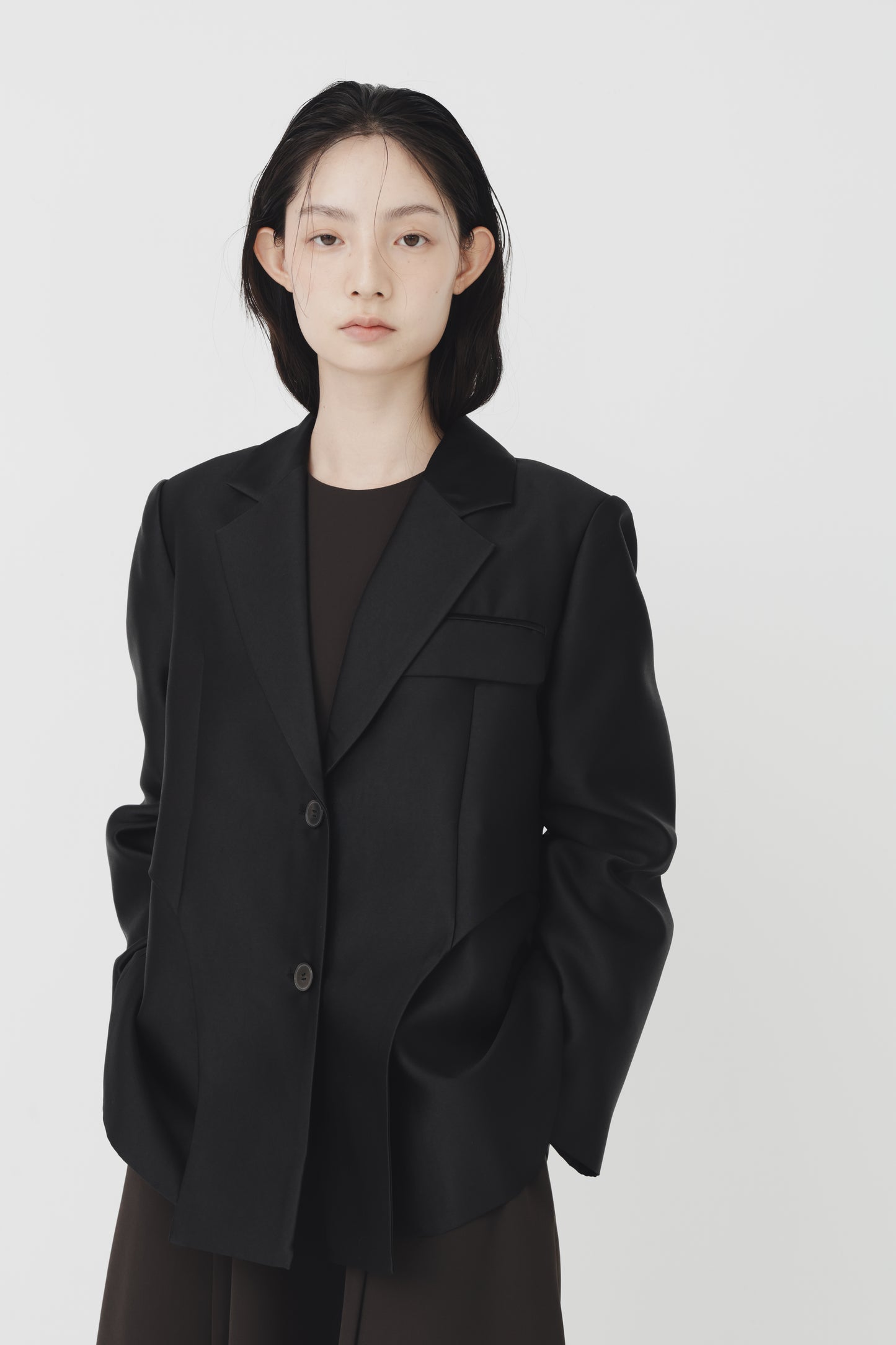 拱形剪裁夾克