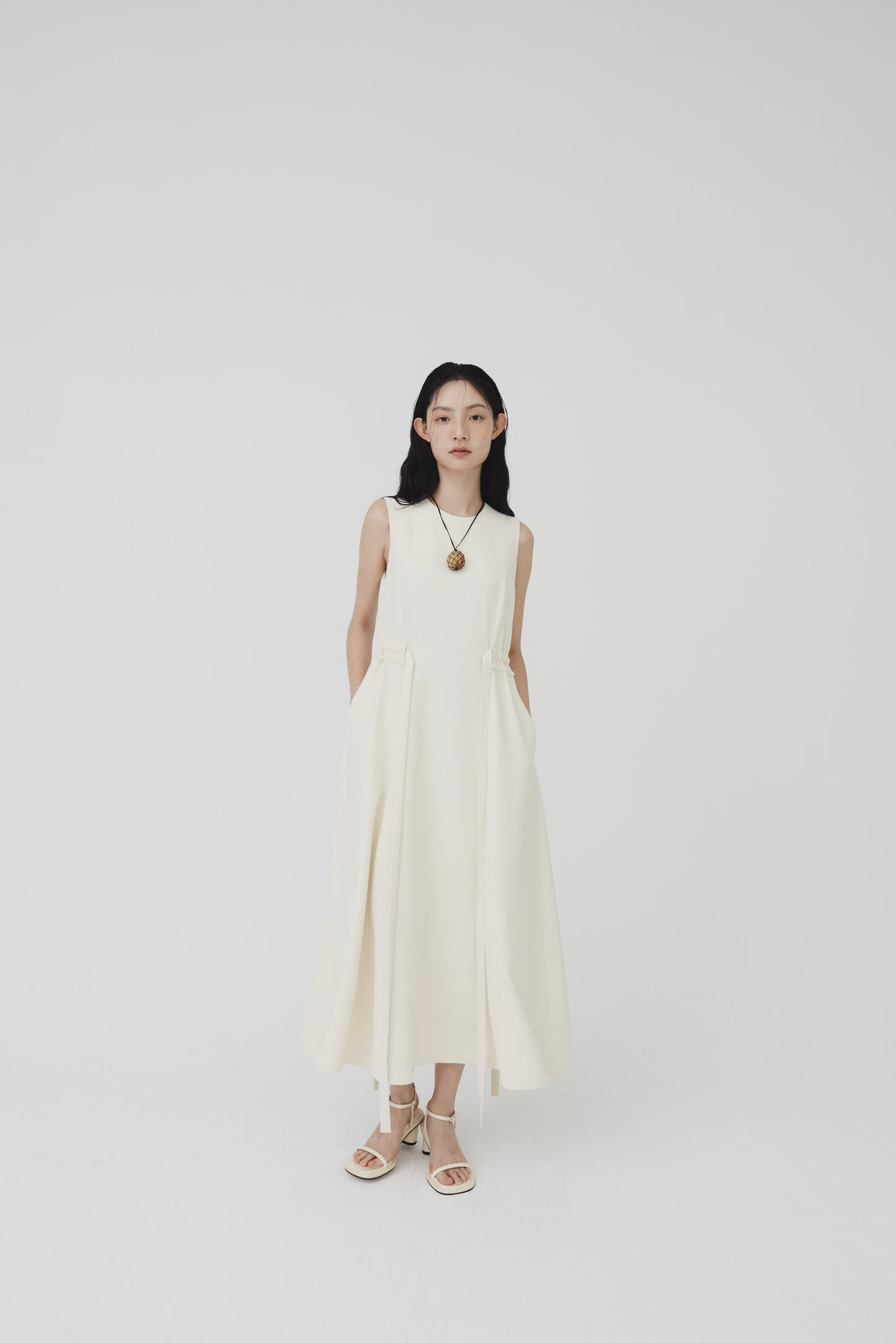 Andrea 吊帶連身裙